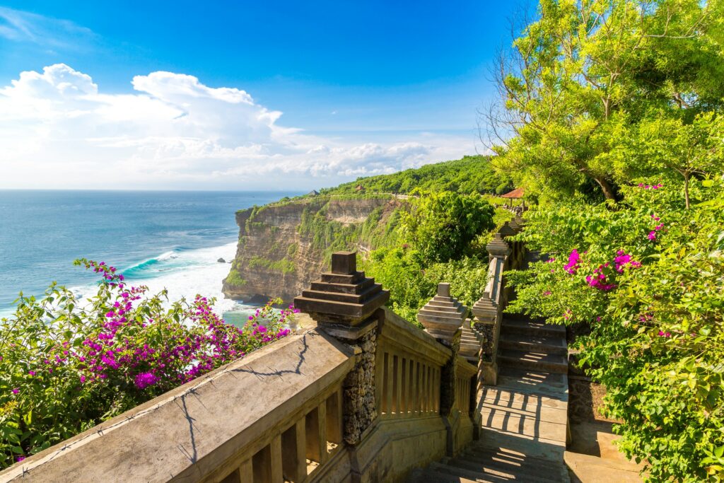 TOP 12 des plus beaux temples de Bali - Temple de Luhur d'Uluwatu