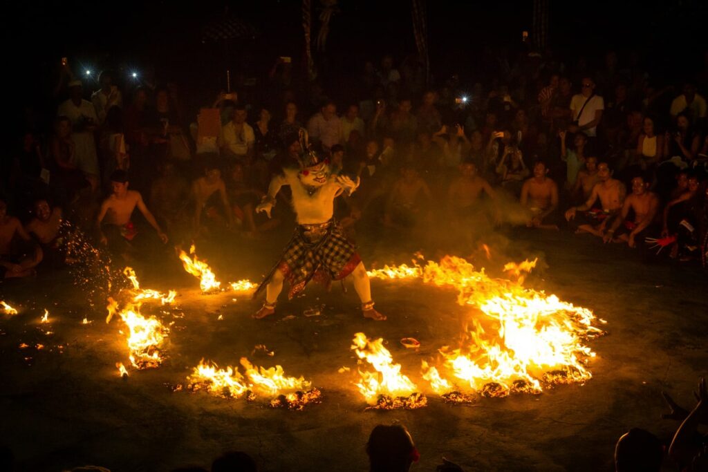 Spectacles de danse kecak traditionnel