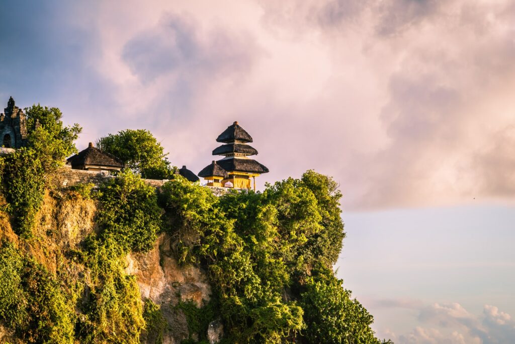 Visiter Uluwatu à Bali : Que faire ? Quoi voir ? en 2025