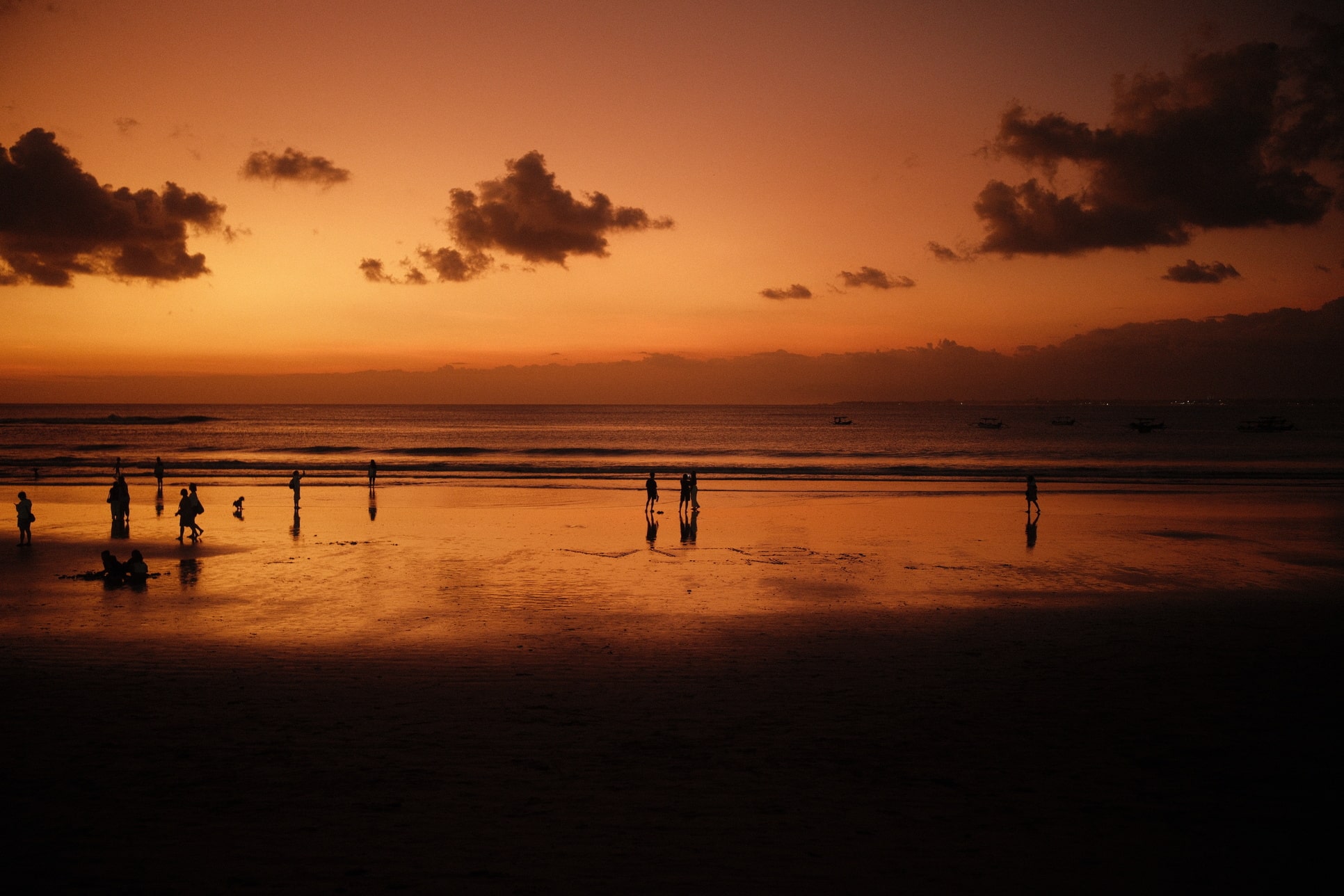 Coucher de soleil sur la plage de Kuta 