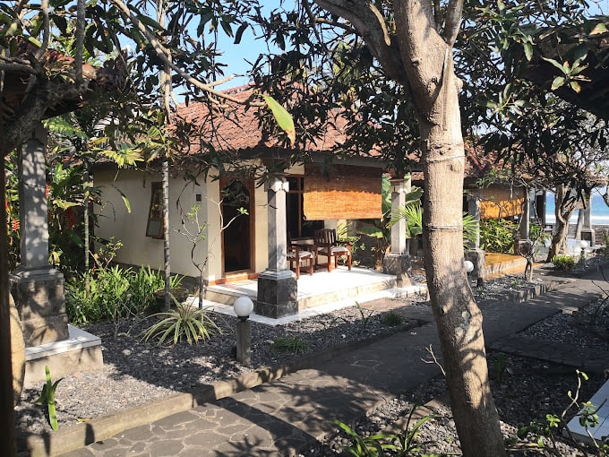 Temple Café and Seaside Cottages - Candidasa