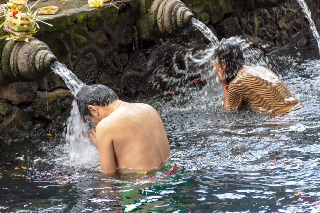 Cérémonie Tirta Empul