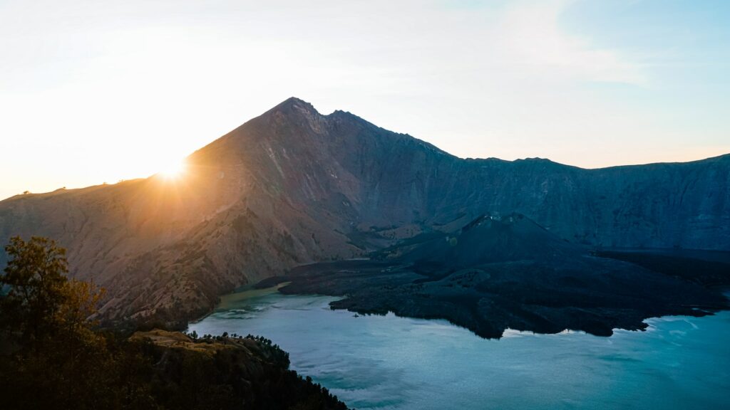 Lever de soleil au Mont Rinjani