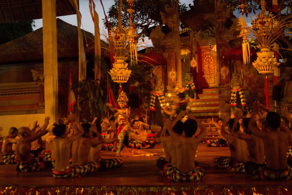 Assister à spectacle de danse Kecak