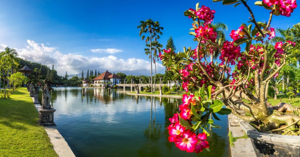 Eau Taman Ujung